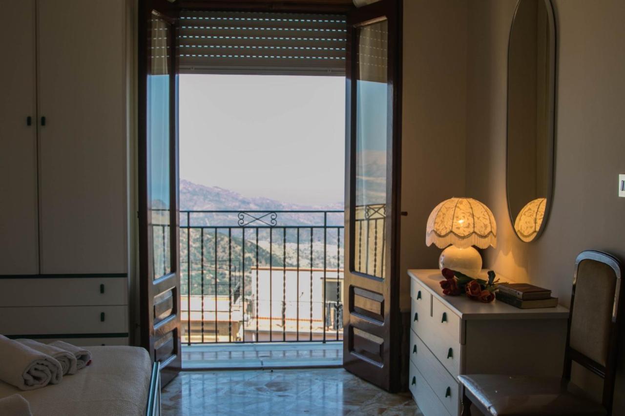 הוילה San Mauro Castelverde La Casa Della Nonna מראה חיצוני תמונה